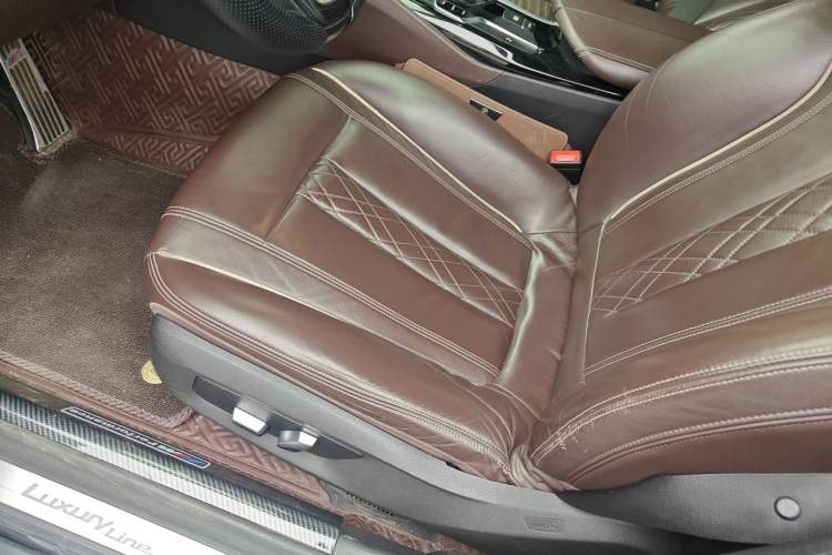 Used BMW 5 Series 2018 530Li xDrive Luxury Package Left Front Seat