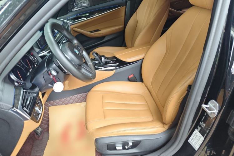 Used BMW 5 Series 2018 Restyled 530Li Leading Edition M Sport Package Left Front Seat
