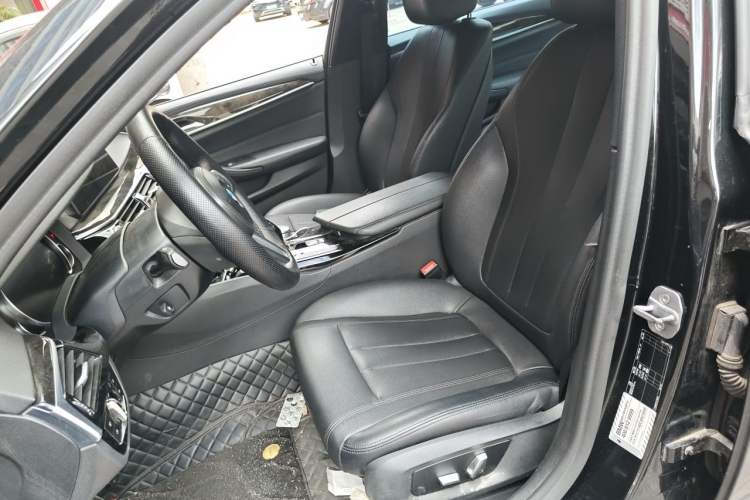 Used BMW 5 Series 2018 525Li M Sport Package Left Front Seat