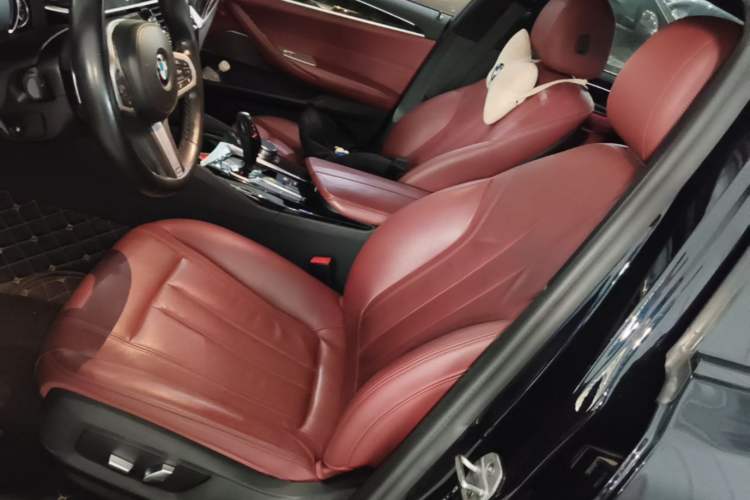 Used BMW 5 Series 2018 Restyled 530Li Leading Edition M Sport Package Left Front Seat
