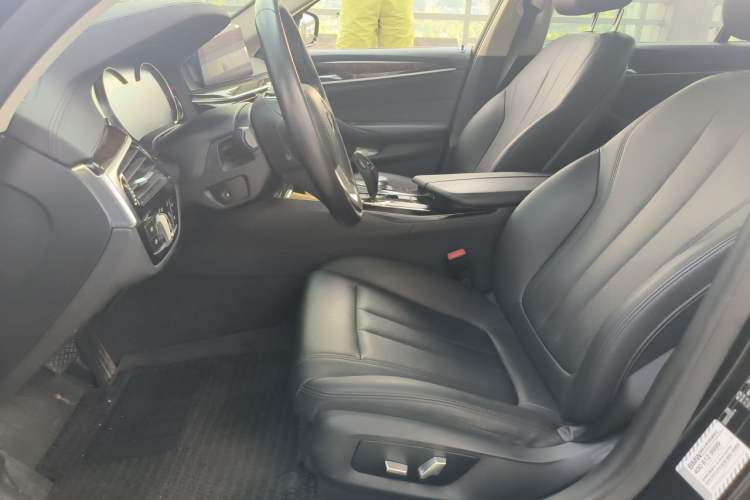 Used BMW 5 Series 2018 525Li Luxury Package Left Front Seat