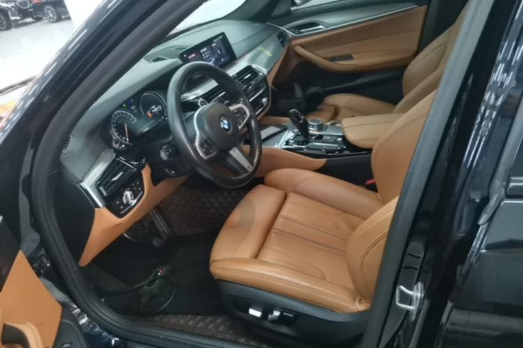 Used BMW 5 Series 2018 525i M Sport Package Left Front Seat
