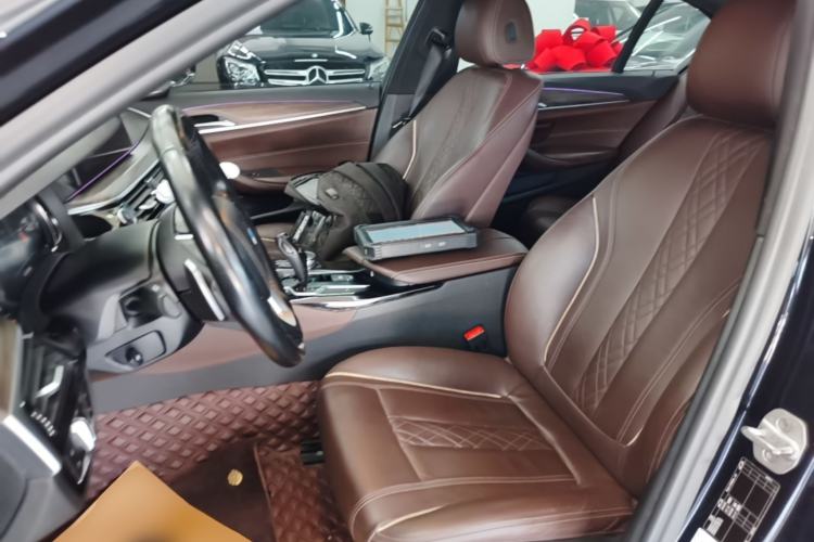 Used BMW 5 Series 2018 530Li Leading Model M Sport Package Left Front Seat