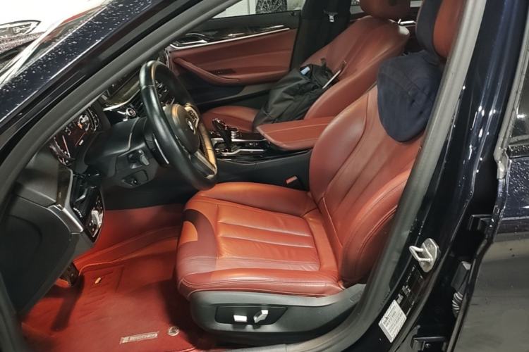 Used BMW 5 Series 2018 530Li Leading Model M Sport Package Left Front Seat