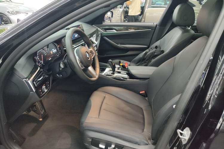 Used BMW 5 Series 2018 525Li M Sport Package Left Front Seat