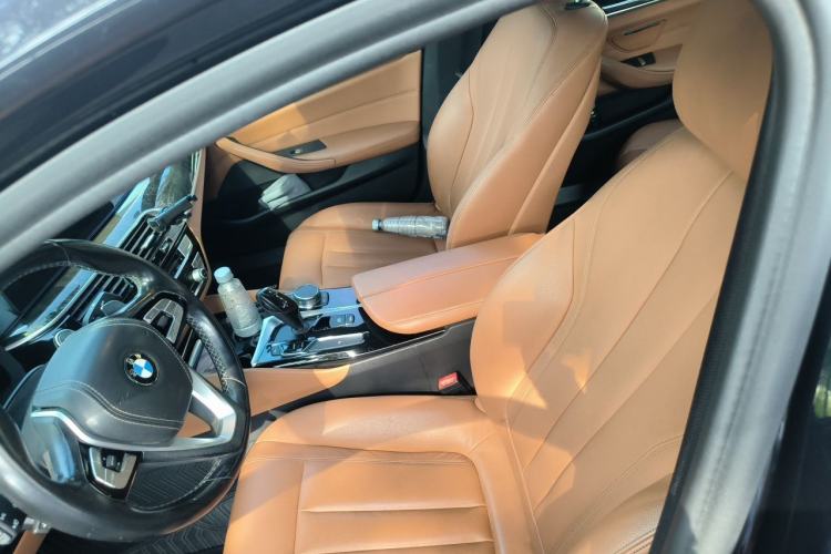 Used BMW 5 Series 2018 Restyled 530Li Leading Edition M Sport Package Left Front Seat