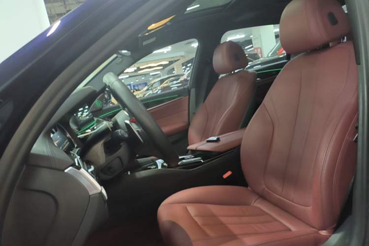 Used BMW 5 Series 2018 Restyled 530Li Leading Edition M Sport Package Left Front Seat