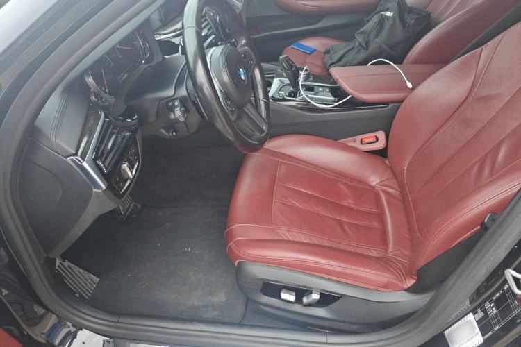 Used BMW 5 Series 2018 530Li Luxury Edition M Sport Package Left Front Seat