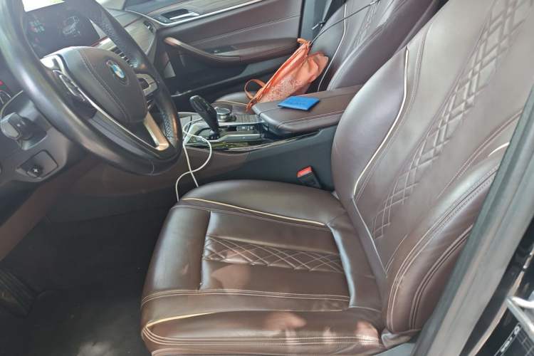 Used BMW 5 Series 2018 Facelifted 530Li xDrive Luxury Package Left Front Seat