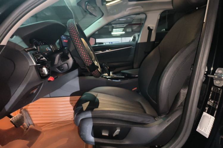 Used BMW 5 Series 2018 525Li Luxury Package Left Front Seat