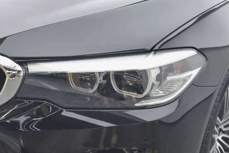 Used BMW 5 Series 2018 530Li Leading Model M Sport Package Left Front Seat
