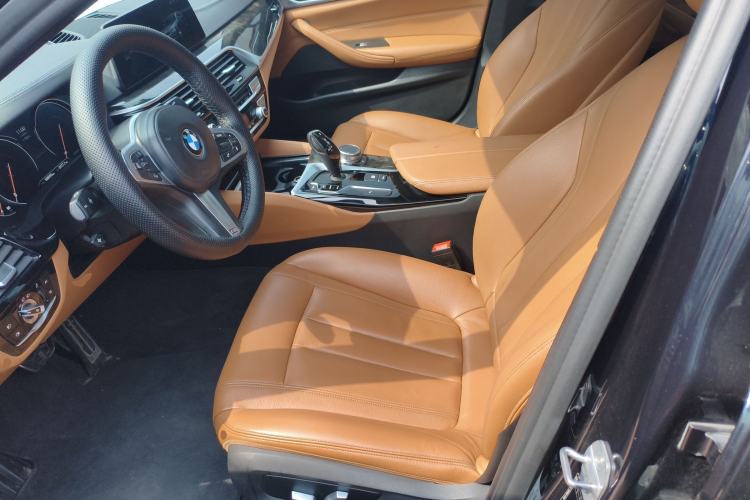 Used BMW 5 Series 2018 Restyled 530Li Leading Edition M Sport Package Left Front Seat