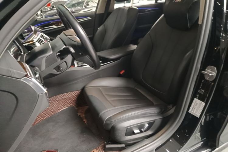 Used BMW 5 Series 2018 525Li Luxury Package Left Front Seat