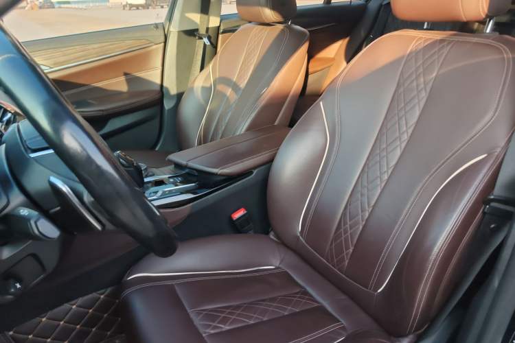 Used BMW 5 Series 2018 Facelifted 530Li xDrive Luxury Package Left Front Seat