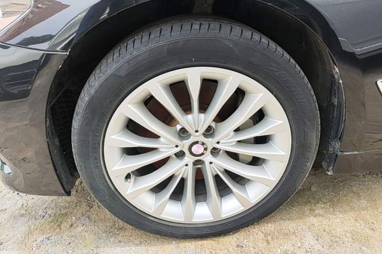 Used BMW 5 Series 2018 Facelifted 530Li xDrive Luxury Package Left Front Wheel Hub