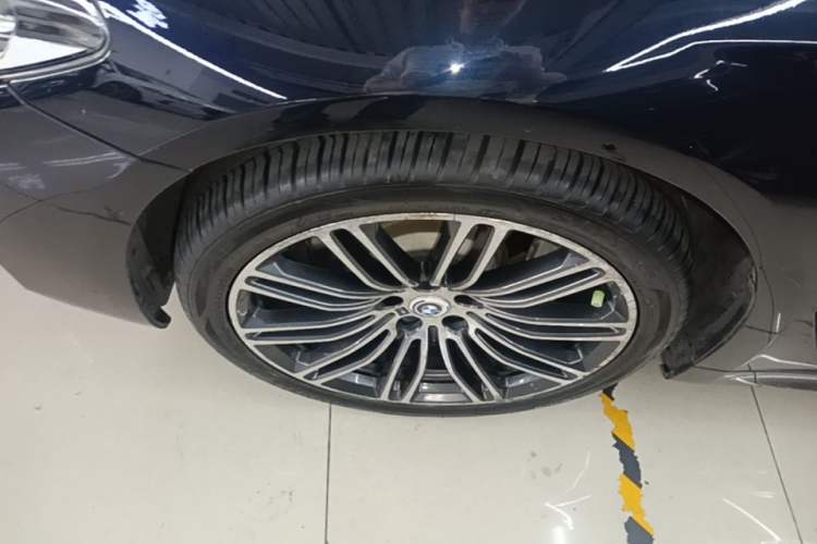 Used BMW 5 Series 2018 530Li Luxury Edition M Sport Package Left Front Wheel Hub