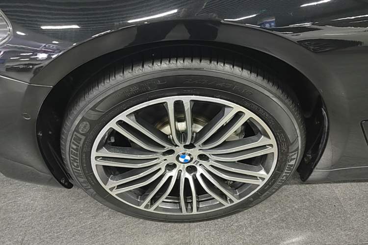 Used BMW 5 Series 2018 530Li Luxury Edition M Sport Package Left Front Wheel Hub