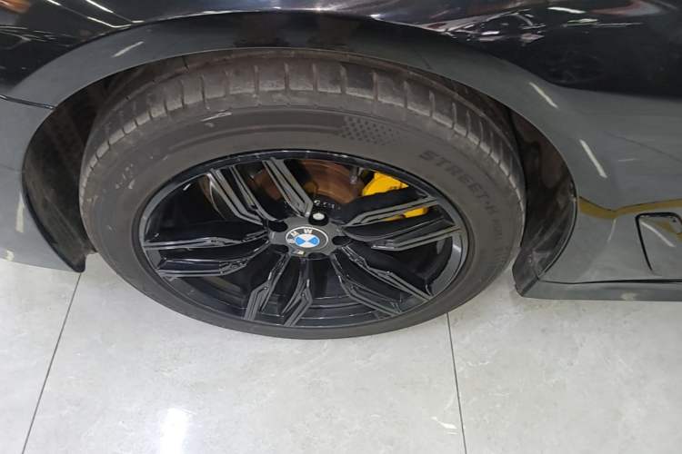 Used BMW 5 Series 2018 525Li Luxury Package Left Front Wheel Hub