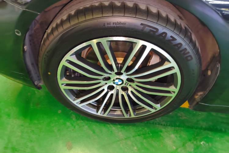 Used BMW 5 Series 2018 Restyled 530Li Luxury Edition M Sport Package Left Front Wheel Hub
