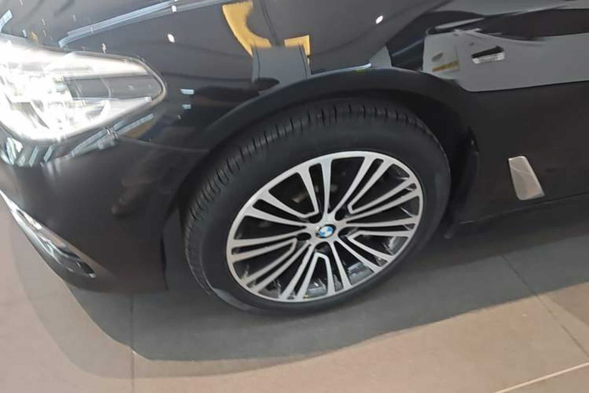 Used BMW 5 Series 2018 530Li Luxury Edition Premium Package Left Front Wheel Hub