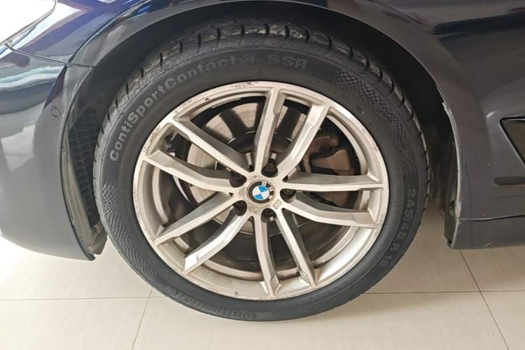 Used BMW 5 Series 2018 525i M Sport Package Left Front Wheel Hub