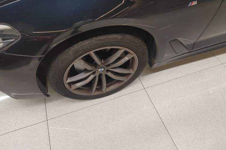 Used BMW 5 Series 2018 525i M Sport Package Left Front Wheel Hub