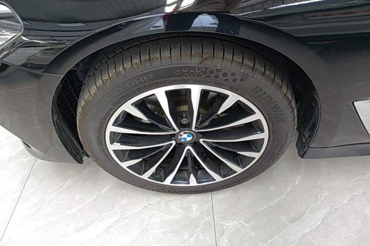 Used BMW 5 Series 2018 525Li Luxury Package Left Front Wheel Hub