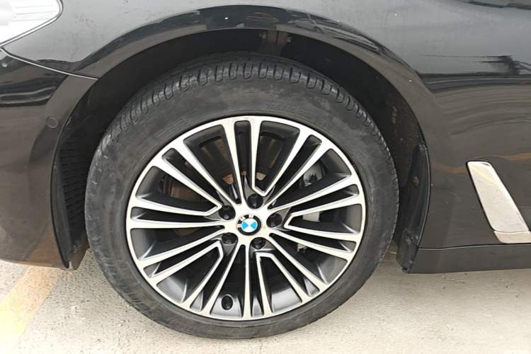 Used BMW 5 Series 2018 530Li Luxury Edition Premium Package Left Front Wheel Hub
