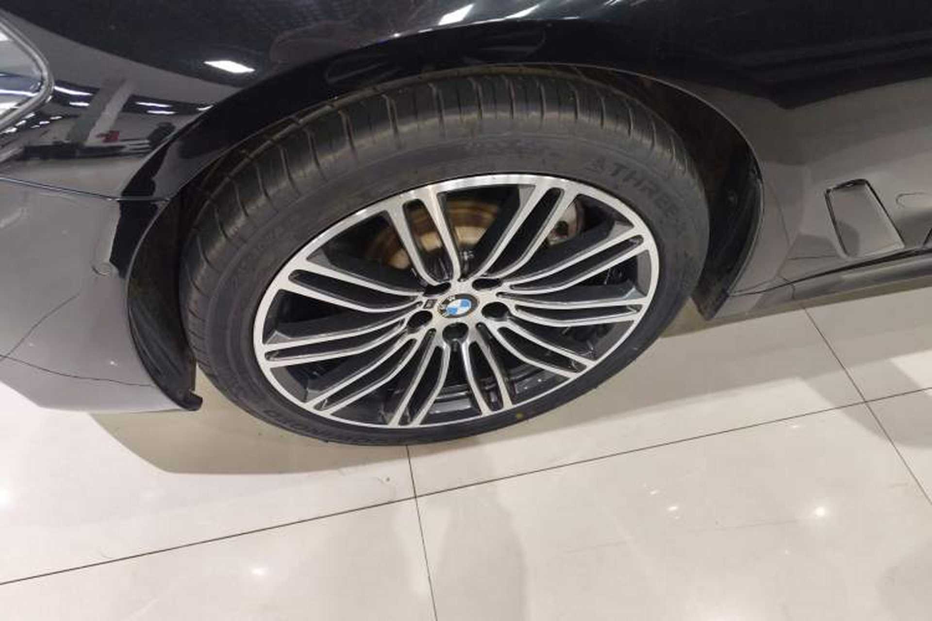Used BMW 5 Series 2018 530Li Leading Model M Sport Package Left Front Wheel Hub