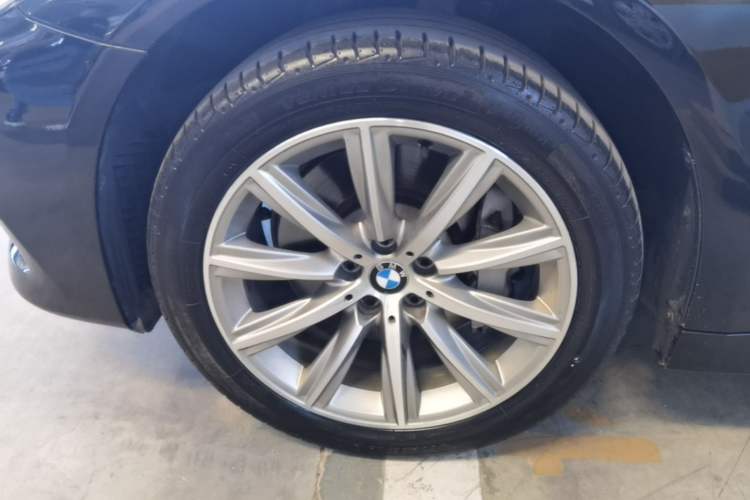 Used BMW 5 Series 2018 528Li Launch Special Edition Left Front Wheel Hub