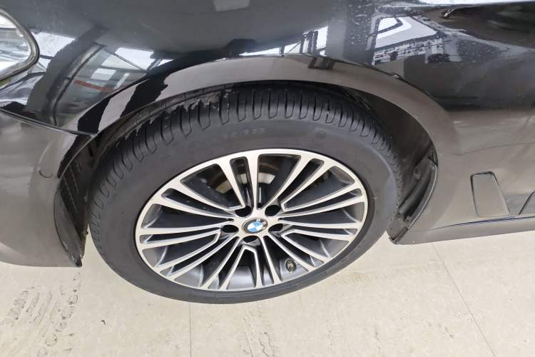 Used BMW 5 Series 2018 530Li Luxury Edition Premium Package Left Front Wheel Hub