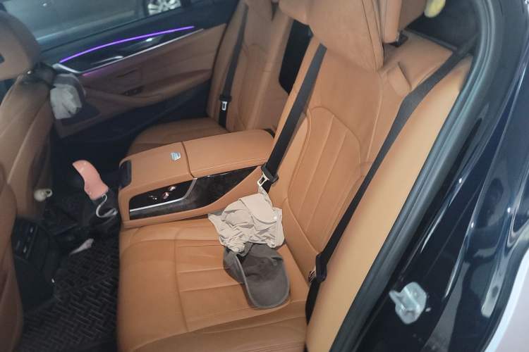 Used BMW 5 Series 2018 530Li Leading Model M Sport Package Left Rear Seat