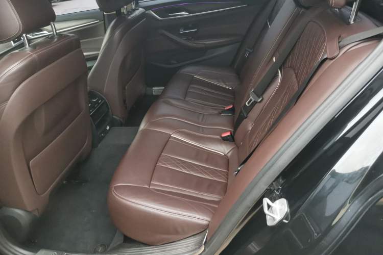 Used BMW 5 Series 2018 530Li Leading Edition Luxury Package Left Rear Seat