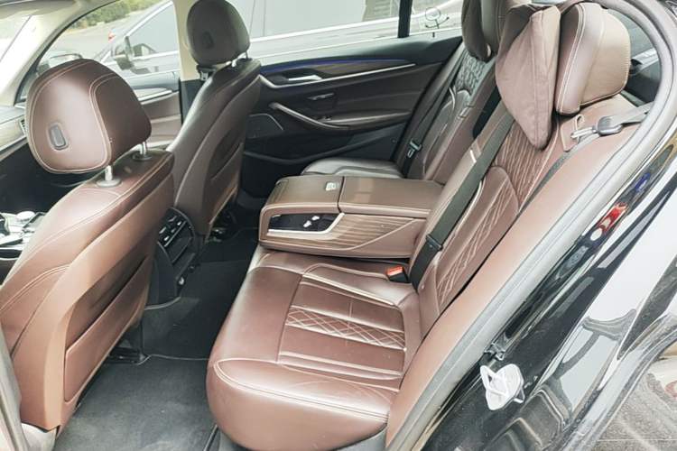 Used BMW 5 Series 2018 Facelifted 530Li xDrive Luxury Package Left Rear Seat