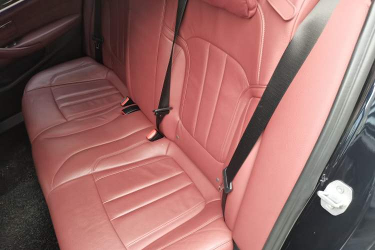 Used BMW 5 Series 2018 Restyled 530Li Luxury Edition M Sport Package Left Rear Seat