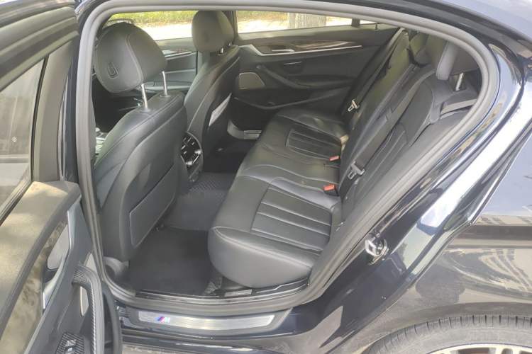 Used BMW 5 Series 2018 530Li Luxury Edition M Sport Package Left Rear Seat