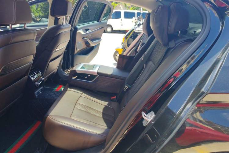 Used BMW 5 Series 2018 540Li Executive Edition Left Rear Seat