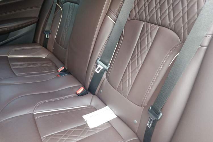 Used BMW 5 Series 2018 530Li Leading Edition Luxury Package Left Rear Seat