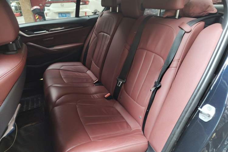 Used BMW 5 Series 2018 530Li Luxury Edition M Sport Package Left Rear Seat