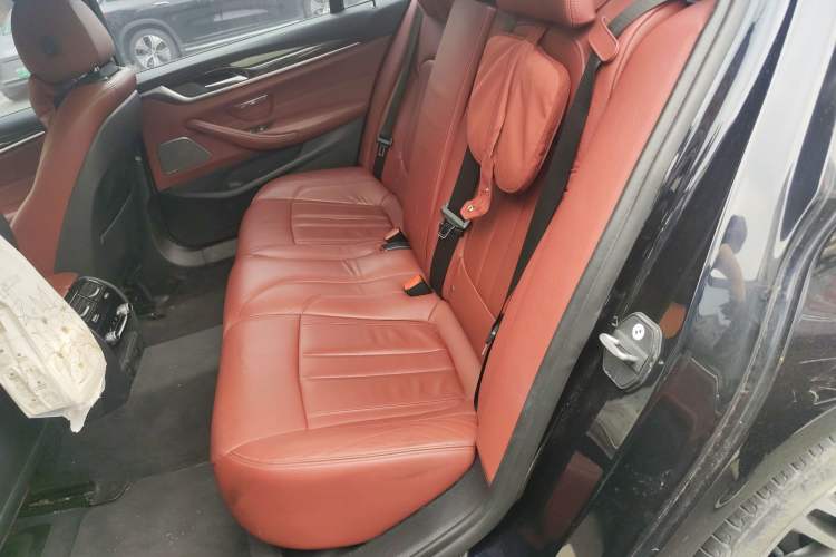 Used BMW 5 Series 2018 Restyled 530Li Luxury Edition M Sport Package Left Rear Seat