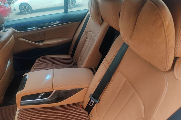 Used BMW 5 Series 2018 Restyled 530Li Leading Edition M Sport Package Left Rear Seat