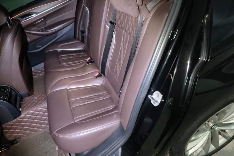 Used BMW 5 Series 2018 Revised Version 530Li Leading Edition Luxury Package Left Rear Seat