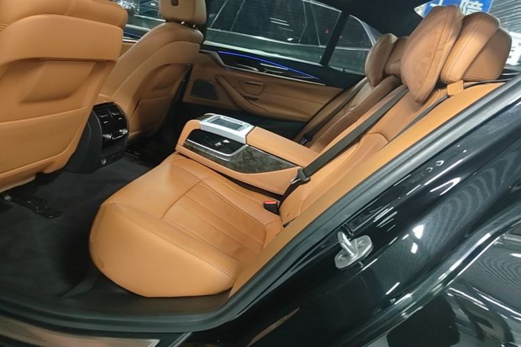 Used BMW 5 Series 2018 530Li Luxury Edition M Sport Package Left Rear Seat