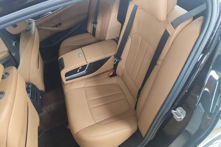 Used BMW 5 Series 2018 Restyled 530Li Leading Edition M Sport Package Left Rear Seat