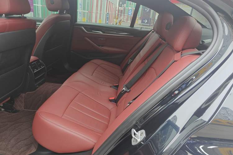 Used BMW 5 Series 2018 Restyled 530Li Leading Edition M Sport Package Left Rear Seat