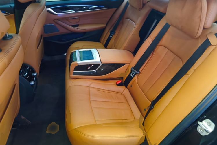 Used BMW 5 Series 2018 Restyled 530Li Luxury Edition M Sport Package Left Rear Seat