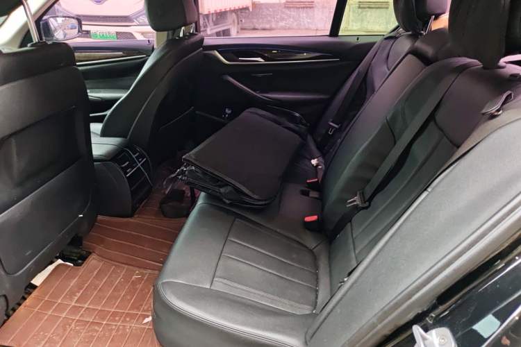 Used BMW 5 Series 2018 525Li Luxury Package Left Rear Seat
