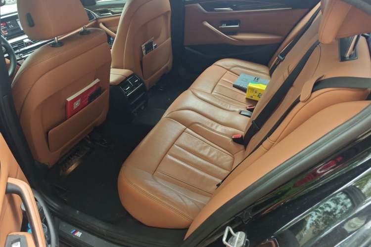 Used BMW 5 Series 2018 Restyled 530Li Leading Edition M Sport Package Left Rear Seat