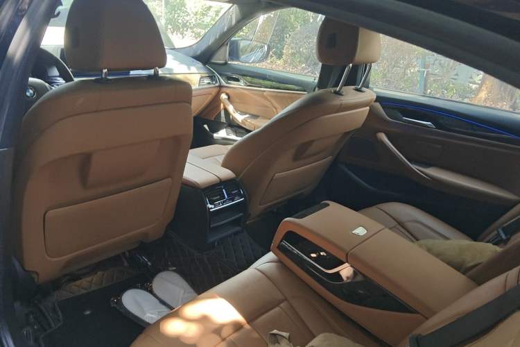 Used BMW 5 Series 2018 530Li Leading Model M Sport Package Left Rear Seat