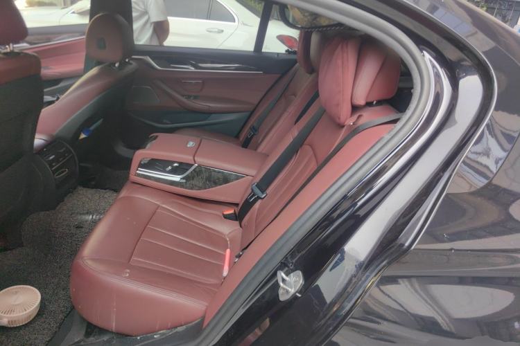 Used BMW 5 Series 2018 Restyled 530Li Leading Edition M Sport Package Left Rear Seat